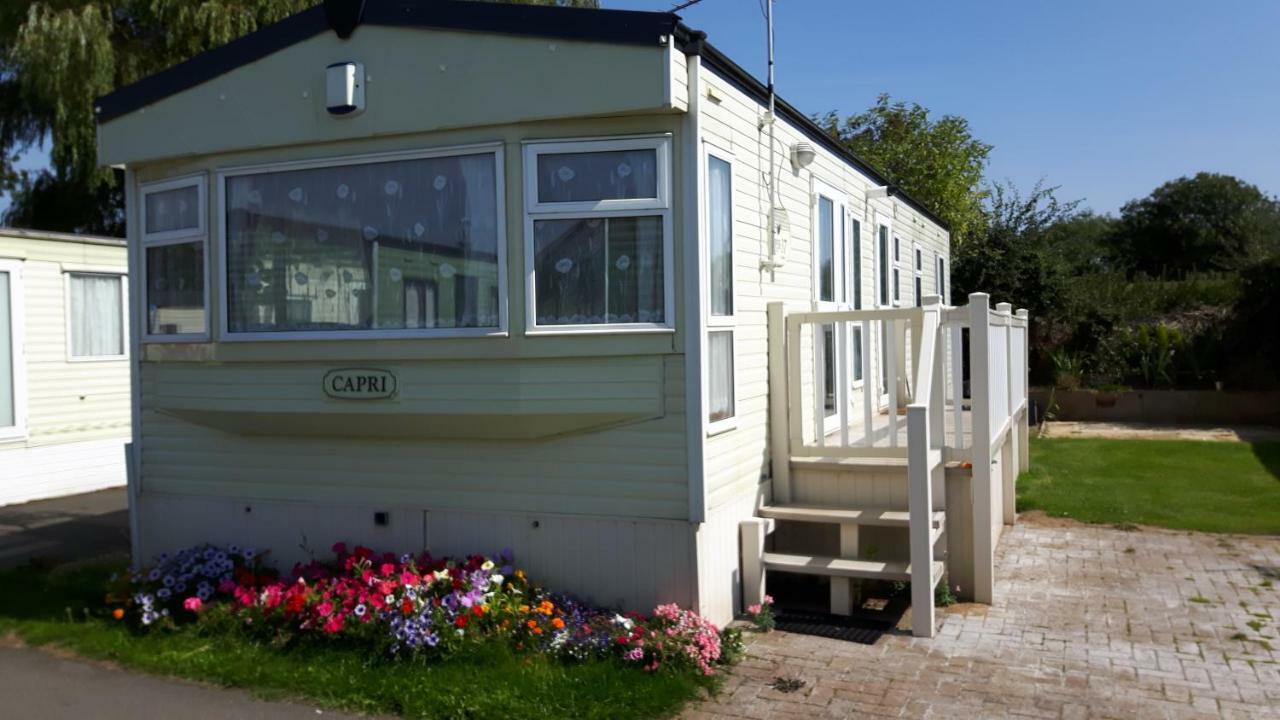 Caravan 8 Berth With Private Fishing Lincoln Exterior photo
